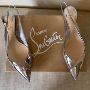 ⭕️SOLD⭕️Brand new Christian Louboutin flats